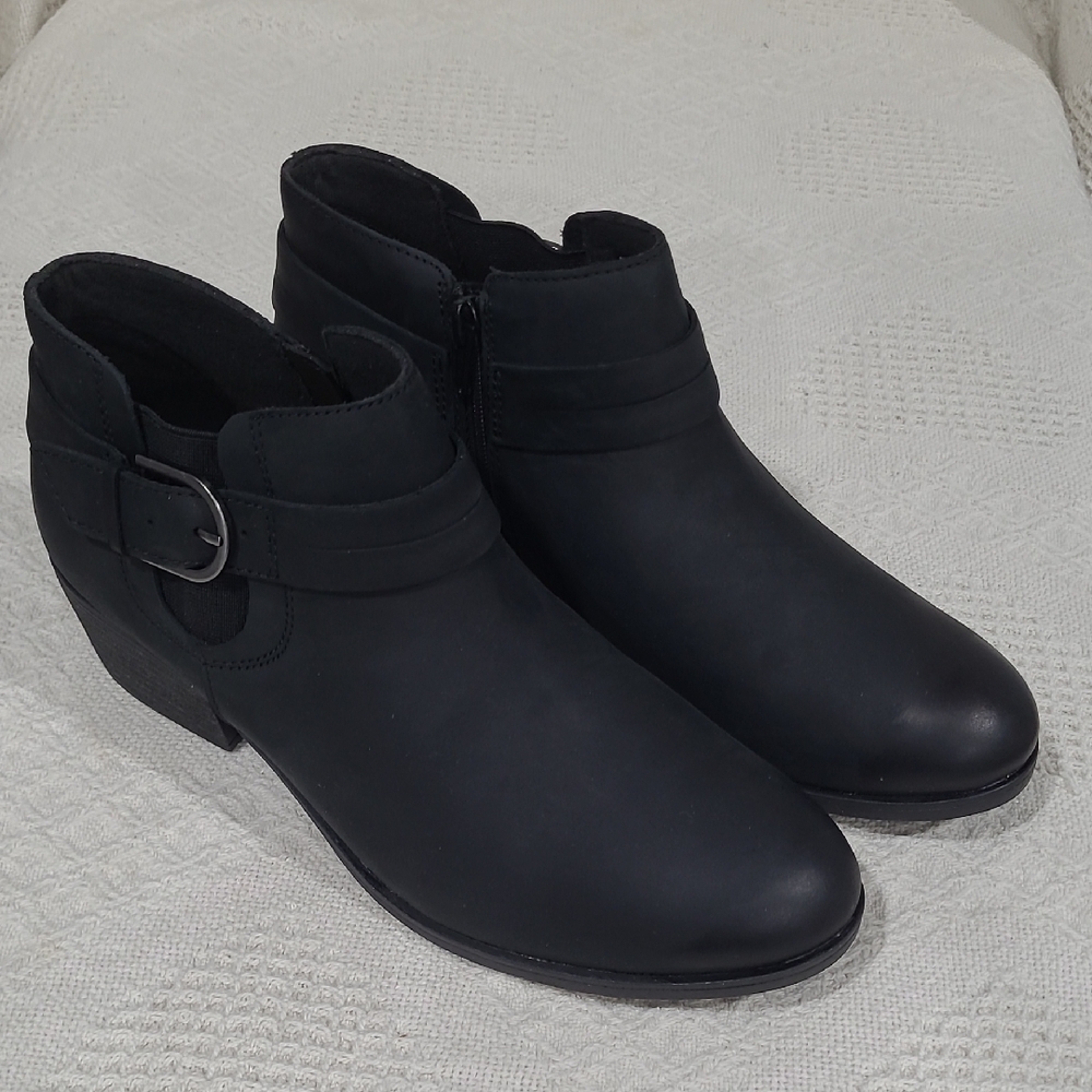 Clarks Women's Black Ankle Booties